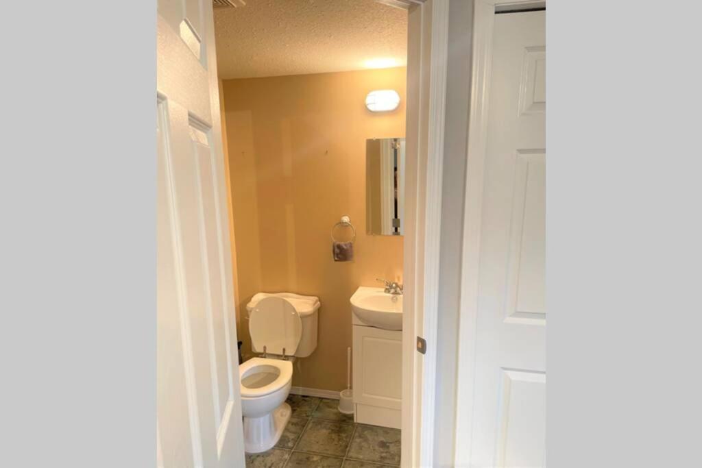 Spacious Duplex Camrose Bagian luar foto