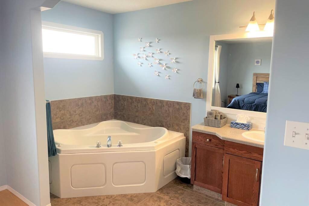 Spacious Duplex Camrose Bagian luar foto